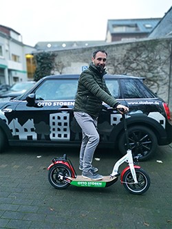 Christian Sindt und der E Roller