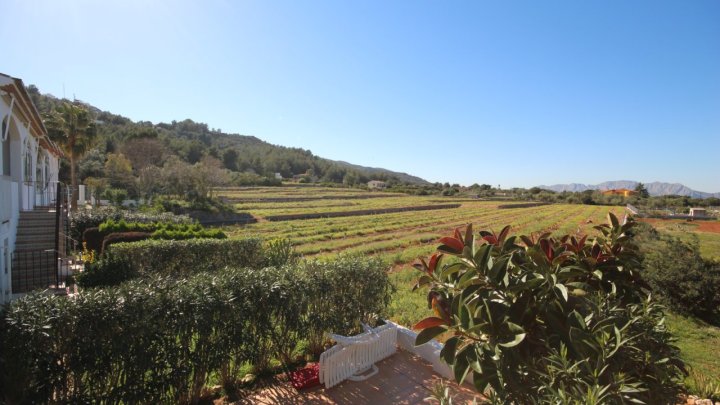 Mediterranes 3 Schlafzimmer Reihenmittelhaus in gepflegter Wohnanlage in Pedreguer mit eigenem Garten