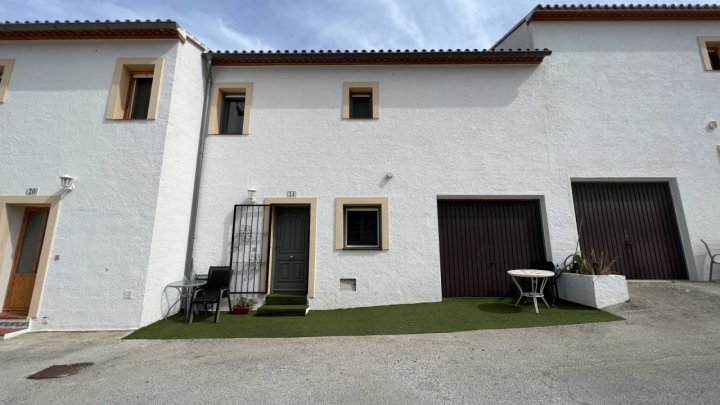 Mediterranes 3 Schlafzimmer Reihenmittelhaus in gepflegter Wohnanlage in Pedreguer mit eigenem Garten