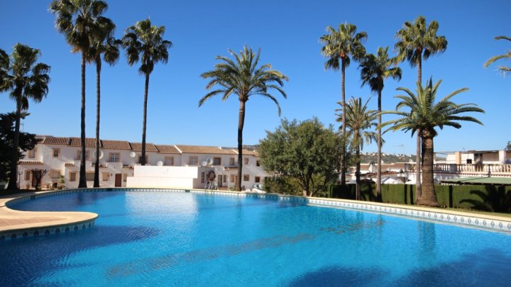 Mediterranes 3 Schlafzimmer Reihenmittelhaus in gepflegter Wohnanlage in Pedreguer mit eigenem Garten