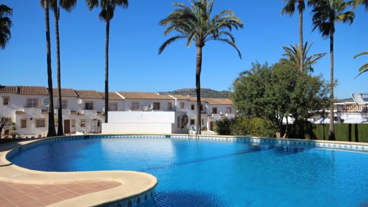 Mediterranes 3 Schlafzimmer Reihenmittelhaus in gepflegter Wohnanlage in Pedreguer mit eigenem Garten