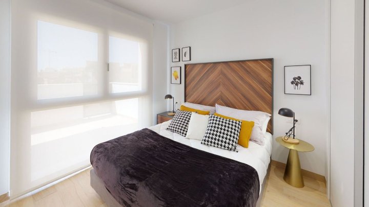 Exklusive Obergeschoss-Wohnungen mit 3 Schlafzimmern, 2 Bädern, Dachterrasse und Gemeinschaftspool