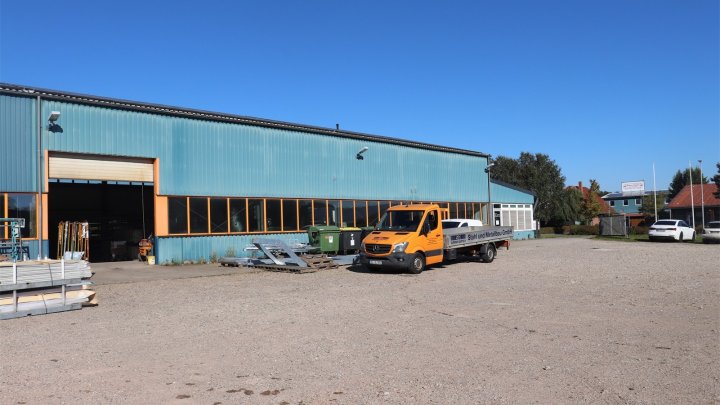 Schleswig St.Jürgen: Solide Produktions- und Lagerhalle zu erwerben! OTTO STÖBEN!