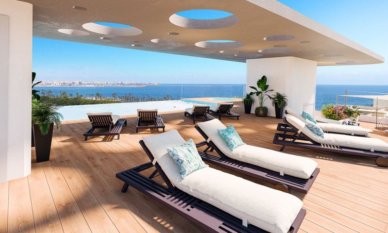 Appartements mit 3 Schlafzimmern, 2 Bädern, Klimaanlage, Fußbodenheizung in Bädern, Tiefgaragen-Stellplatz und Meerblick nur 300 m vom Strand