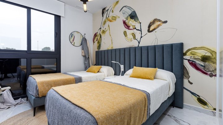 Penthouse-Wohnungen mit 2 Schlafzimmern, 2 Bädern und Dachterrasse  in abgeschlossener Anlage mit Gemeinschaftspool, Fitnessraum, Sauna und Jacuzzi
