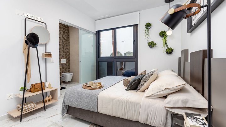 Penthouse-Wohnungen mit 2 Schlafzimmern, 2 Bädern und Dachterrasse  in abgeschlossener Anlage mit Gemeinschaftspool, Fitnessraum, Sauna und Jacuzzi