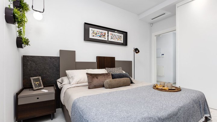 Penthouse-Wohnungen mit 2 Schlafzimmern, 2 Bädern und Dachterrasse  in abgeschlossener Anlage mit Gemeinschaftspool, Fitnessraum, Sauna und Jacuzzi
