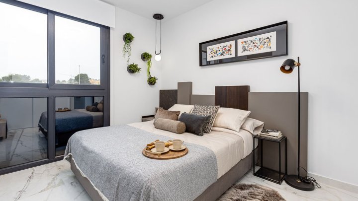 Penthouse-Wohnungen mit 2 Schlafzimmern, 2 Bädern und Dachterrasse  in abgeschlossener Anlage mit Gemeinschaftspool, Fitnessraum, Sauna und Jacuzzi