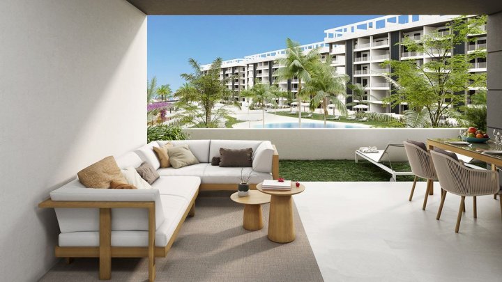 Appartements mit 2 Schlafzimmern, 2 Bädern, Vorinstallation Klimaanlage, Kfz-Stellplatz und Gemeinschaftspool nur 700 m vom Strand