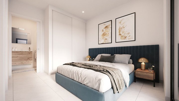Penthouse-Wohnungen mit 3 Schlafzimmern, 2 Bädern, Vorinstallation Klimaanlage, Kfz-Stellplatz und Gemeinschaftspool nur 700 m vom Strand