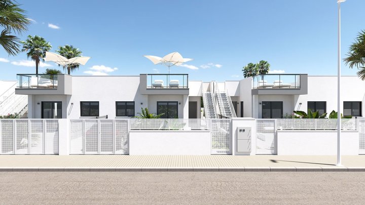 Reihenhäuser mit 3 Schlafzimmen, 2 Bädern, Dachterrasse, Vorinstallation Klimaanlage, Kfz-Stellplatz und Gemeinschaftspool