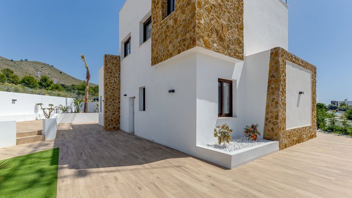 Exklusive Villen mit 3 - 4 Schlafzimmern, Privatpool und Dachterrasse mit Meerblick in wunderschöner Umgebung