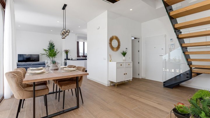 Exklusive Villen mit 3 - 4 Schlafzimmern, Privatpool und Dachterrasse mit Meerblick in wunderschöner Umgebung
