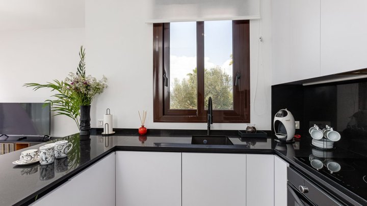Exklusive Villen mit 3 - 4 Schlafzimmern, Privatpool und Dachterrasse mit Meerblick in wunderschöner Umgebung