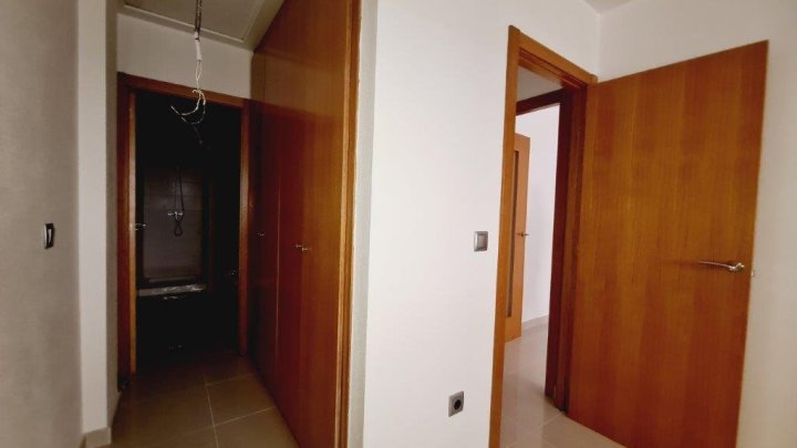 Attraktive Wohnung mit 2 Schlafzimmern und 2 Bädern, nur 300 Meter zum Meer