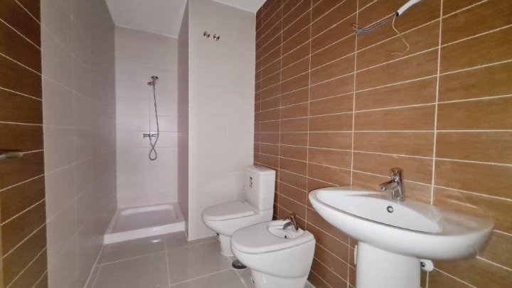 Attraktive Wohnung mit 2 Schlafzimmern und 2 Bädern, nur 300 Meter zum Meer