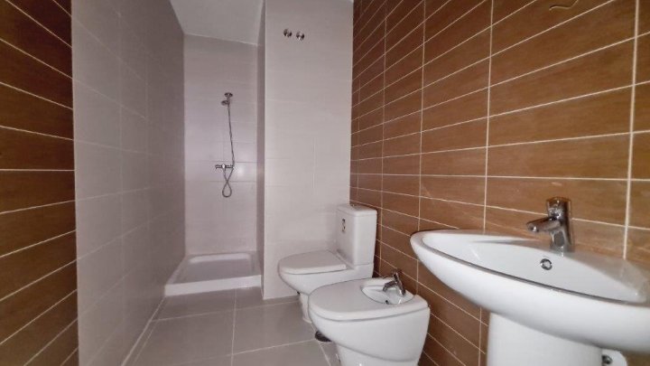 Attraktive Wohnung mit 2 Schlafzimmern und 2 Bädern, nur 300 Meter zum Meer