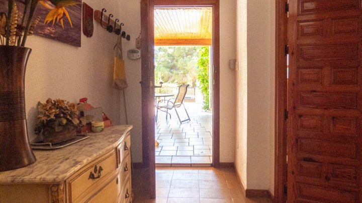 Attraktive Ebenerdige Villa mit 268 m² Wohnfläche auf 800 m² Grundstück 