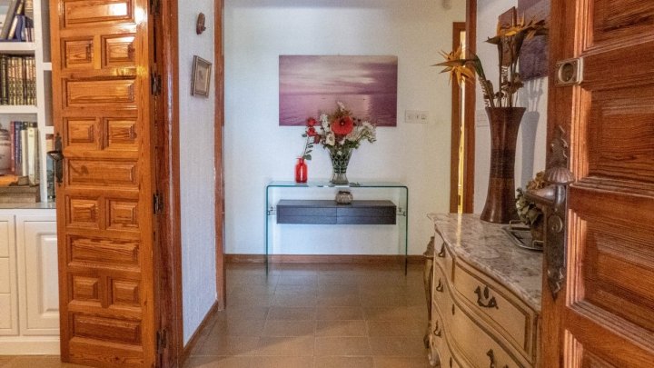 Attraktive Ebenerdige Villa mit 268 m² Wohnfläche auf 800 m² Grundstück 