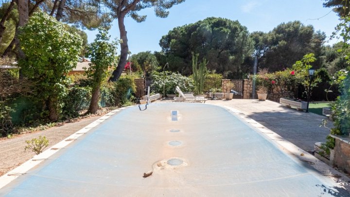 Attraktive Ebenerdige Villa mit 268 m² Wohnfläche auf 800 m² Grundstück 