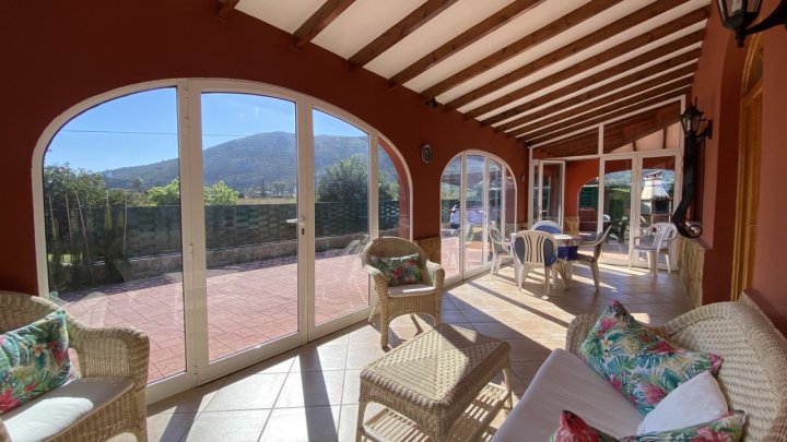 Schöner spanischer Stil Finca mit Pool, Grill, Garage, Carport, Klimaanlagen, zu Fuß in die Stadt.
