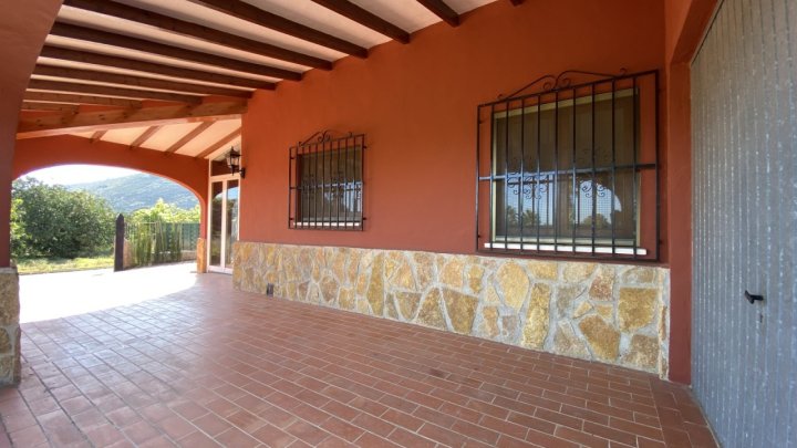 Schöner spanischer Stil Finca mit Pool, Grill, Garage, Carport, Klimaanlagen, zu Fuß in die Stadt.