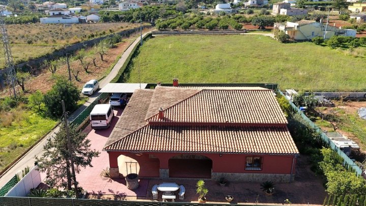 Schöner spanischer Stil Finca mit Pool, Grill, Garage, Carport, Klimaanlagen, zu Fuß in die Stadt.