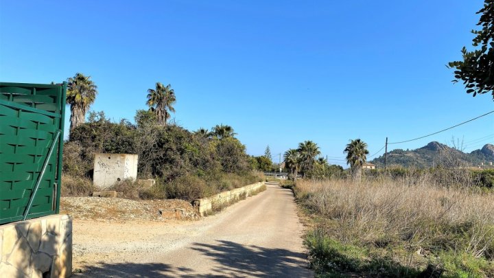 Schöner spanischer Stil Finca mit Pool, Grill, Garage, Carport, Klimaanlagen, zu Fuß in die Stadt.