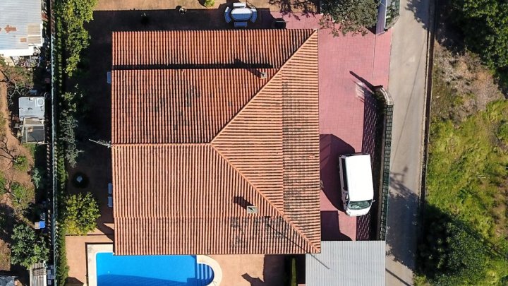 Schöner spanischer Stil Finca mit Pool, Grill, Garage, Carport, Klimaanlagen, zu Fuß in die Stadt.