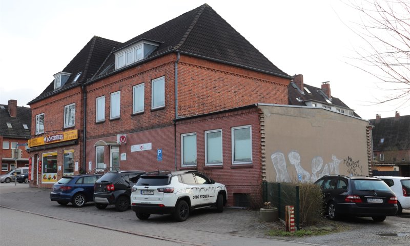 Kiel Hassee: Mehrfamilienhaus in guter Ecklage! OTTO STÖBEN!