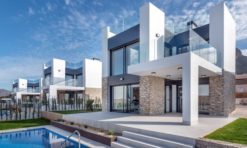 Luxus-Villen mit 3 Schlafzimmern, Dachterrasse, Meerblick und Privatpool nur 500 m vom Meer