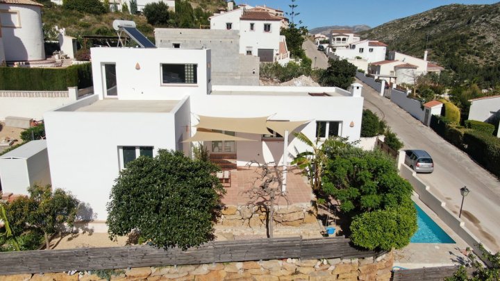 Moderne Villa in sonniger Lage am Monte Solana