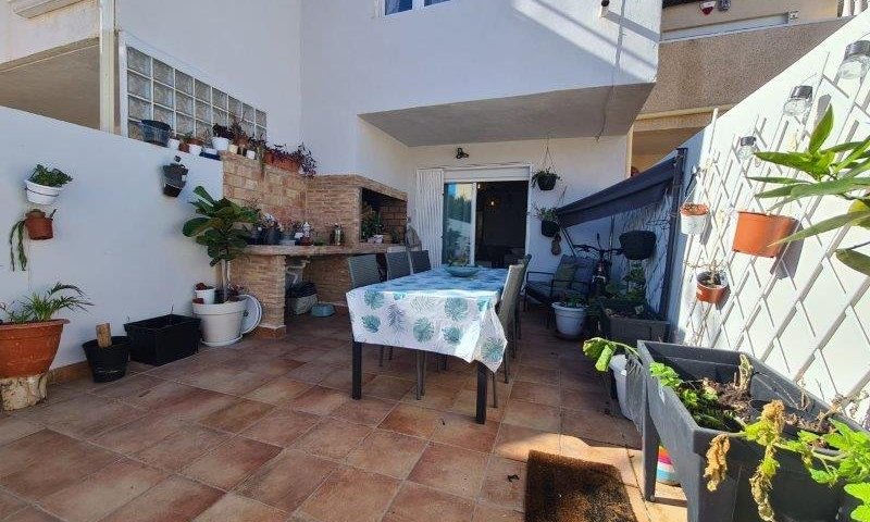 Reihenhaus in der prestigeträchtigen Gegend von Rosaleda-los Frutales, nur 550 Meter vom Meer entfernt