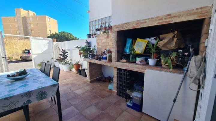 Reihenhaus in der prestigeträchtigen Gegend von Rosaleda-los Frutales, nur 550 Meter vom Meer entfernt