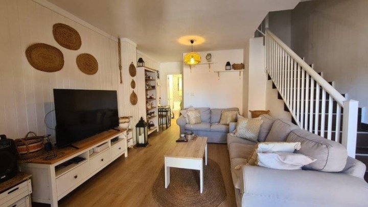 Reihenhaus in der prestigeträchtigen Gegend von Rosaleda-los Frutales, nur 550 Meter vom Meer entfernt