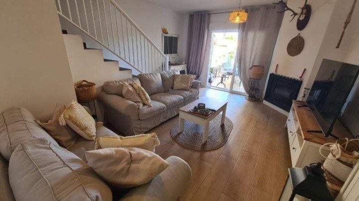 Reihenhaus in der prestigeträchtigen Gegend von Rosaleda-los Frutales, nur 550 Meter vom Meer entfernt