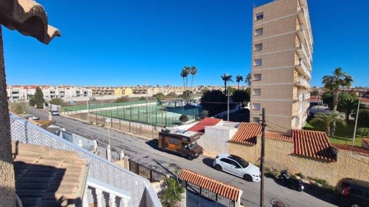 Reihenhaus in der prestigeträchtigen Gegend von Rosaleda-los Frutales, nur 550 Meter vom Meer entfernt
