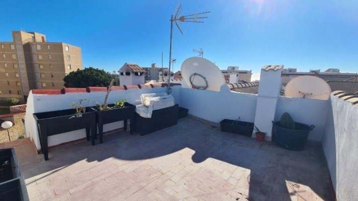 Reihenhaus in der prestigeträchtigen Gegend von Rosaleda-los Frutales, nur 550 Meter vom Meer entfernt