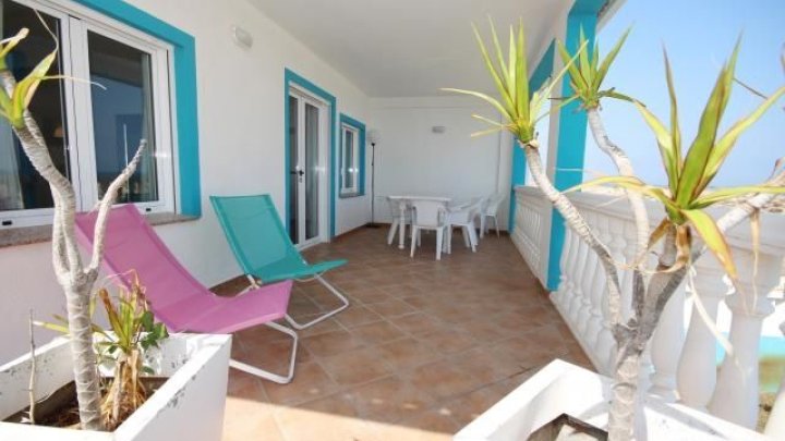 Strandvilla mit Pool, 2 Wohnungen und direktem Zugang zum Dünenstrand von Oliva