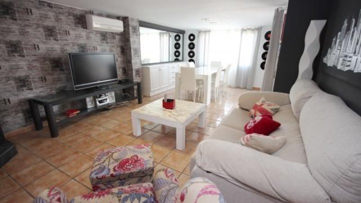 Strandvilla mit Pool, 2 Wohnungen und direktem Zugang zum Dünenstrand von Oliva