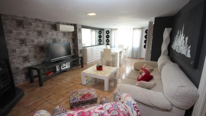 Strandvilla mit Pool, 2 Wohnungen und direktem Zugang zum Dünenstrand von Oliva