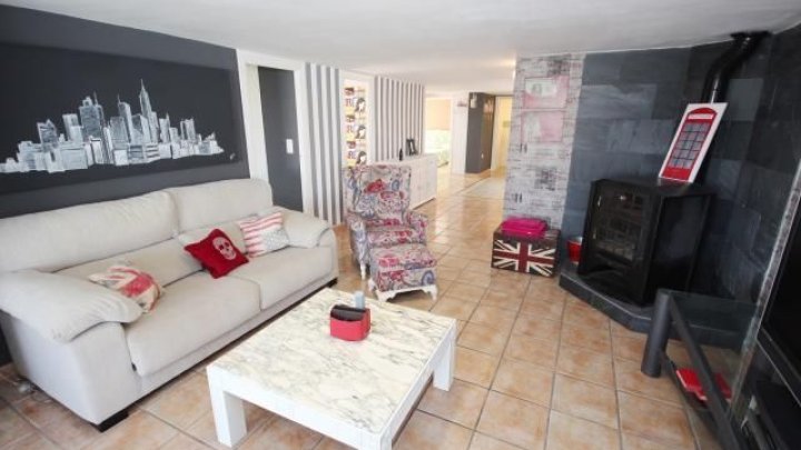 Strandvilla mit Pool, 2 Wohnungen und direktem Zugang zum Dünenstrand von Oliva