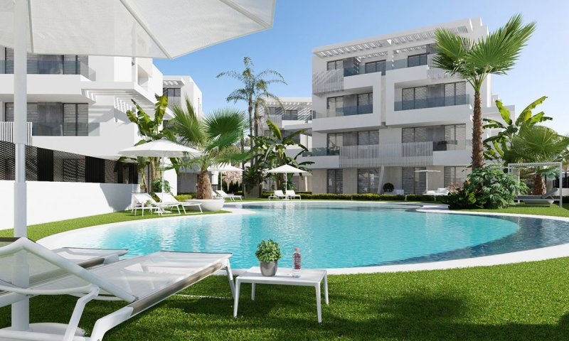 Attraktive Penthouse-Wohnungen mit 3 Schlafzimmern,  2 Bädern und Gemeinschaftspool in wunderschöner Anlage