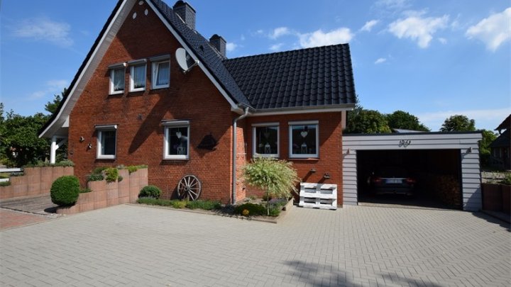 Platz für fast alles! Einfamilienhaus in Hattstedt (Nähe Husum) - OTTO STÖBEN GmbH.