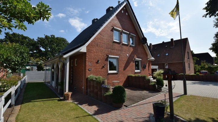 Platz für fast alles! Einfamilienhaus in Hattstedt (Nähe Husum) - OTTO STÖBEN GmbH.