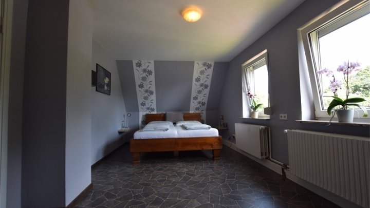 Platz für fast alles! Einfamilienhaus in Hattstedt (Nähe Husum) - OTTO STÖBEN GmbH.