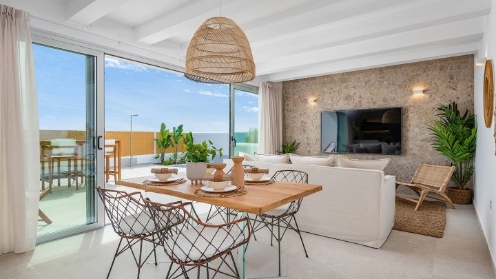Wunderschöne eingeschossige Villen mit 3 Schlafzimmern, 2 Bädern, Dachterrasse, Privatpool und Kfz-Stellplatz