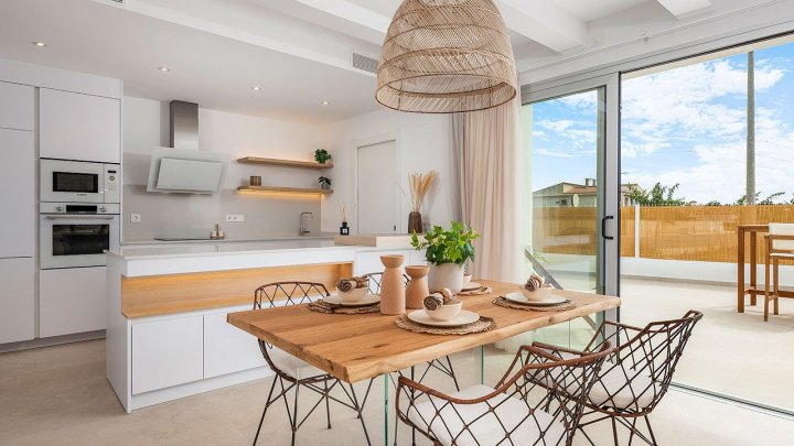 Wunderschöne eingeschossige Villen mit 3 Schlafzimmern, 2 Bädern, Dachterrasse, Privatpool und Kfz-Stellplatz