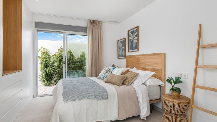 Wunderschöne eingeschossige Villen mit 3 Schlafzimmern, 2 Bädern, Dachterrasse, Privatpool und Kfz-Stellplatz