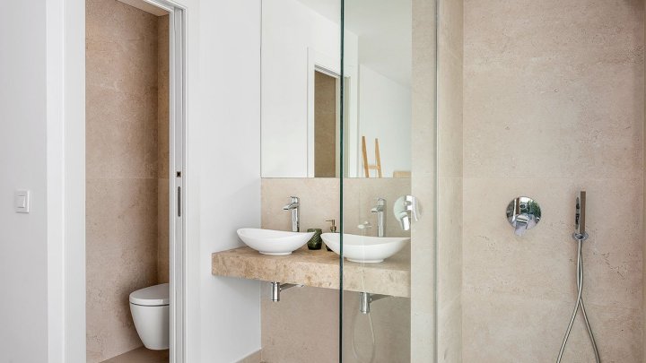 Wunderschöne eingeschossige Villen mit 3 Schlafzimmern, 2 Bädern, Dachterrasse, Privatpool und Kfz-Stellplatz